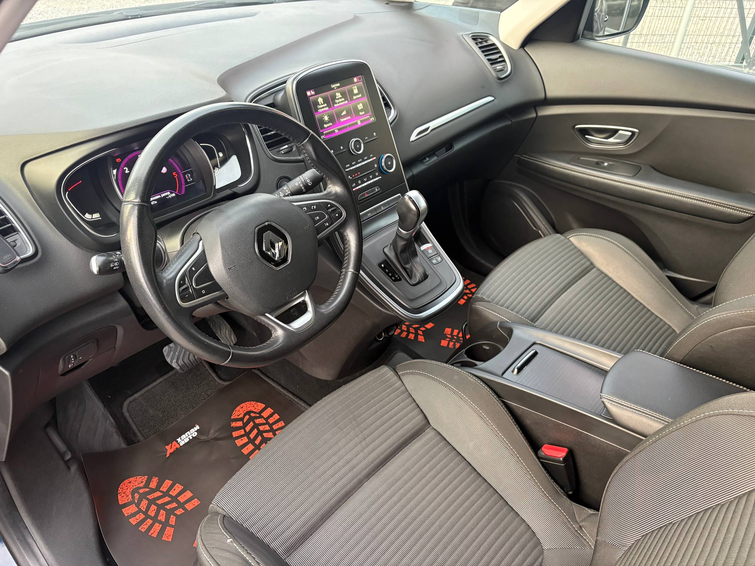 Renault-9