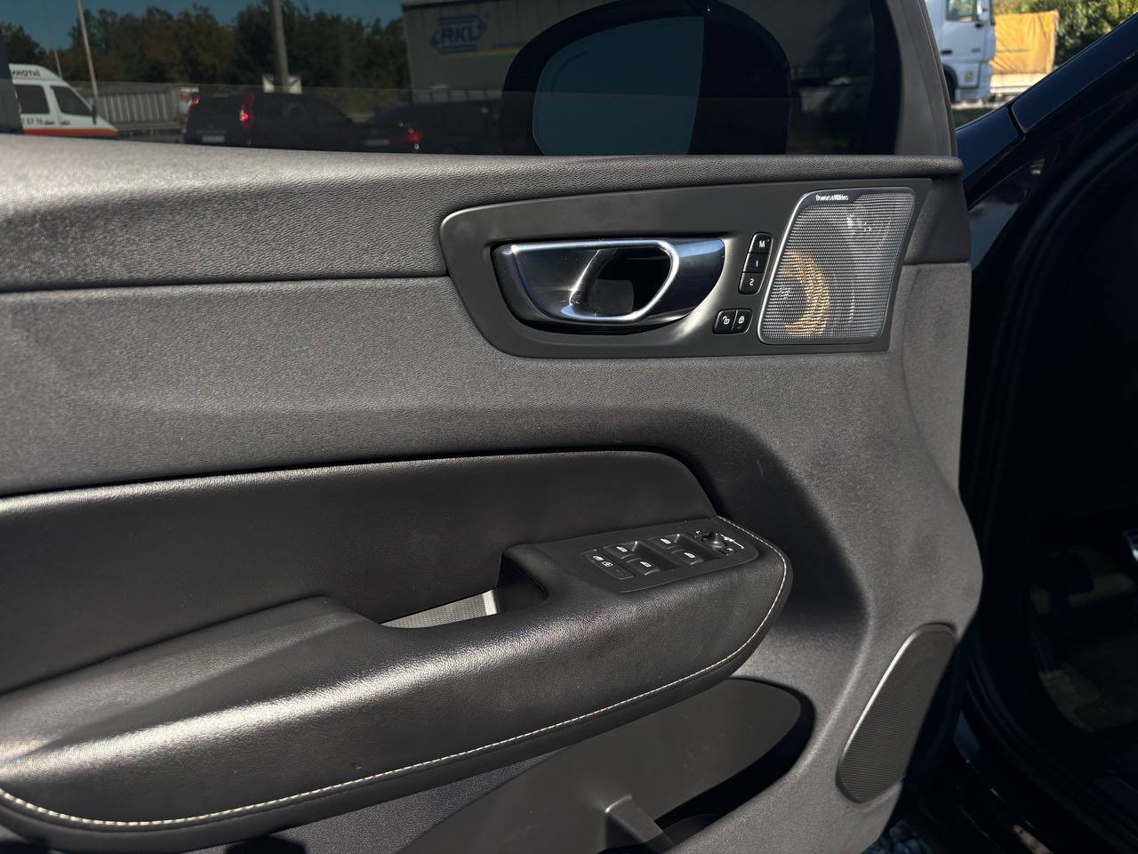Volvo-25