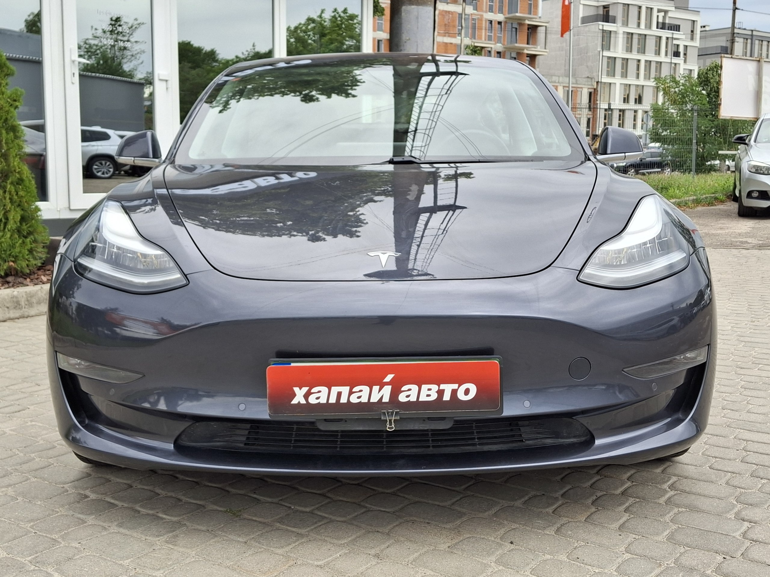 Tesla-0