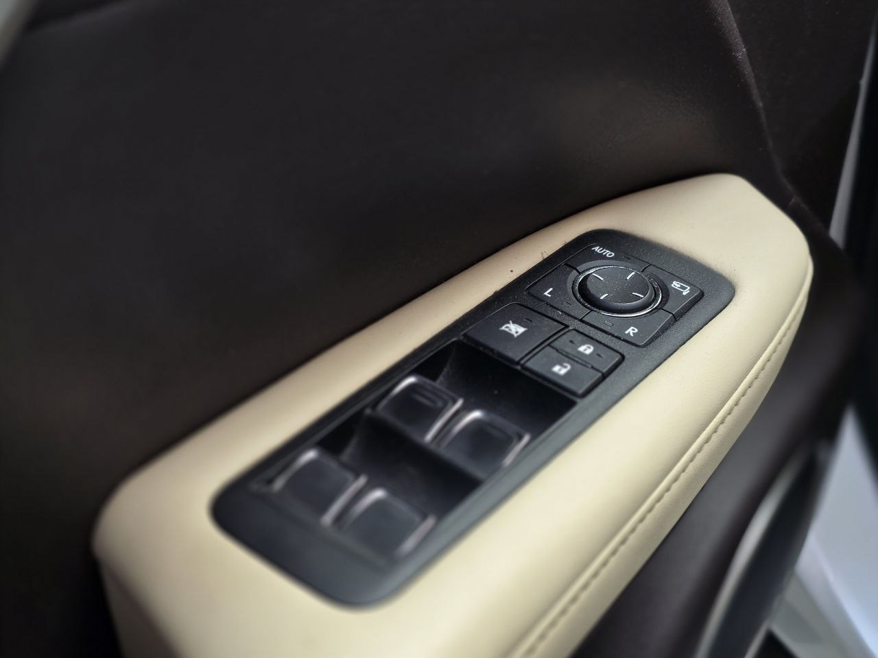 Lexus-7