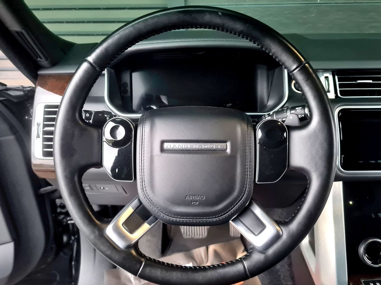 Land Rover-24