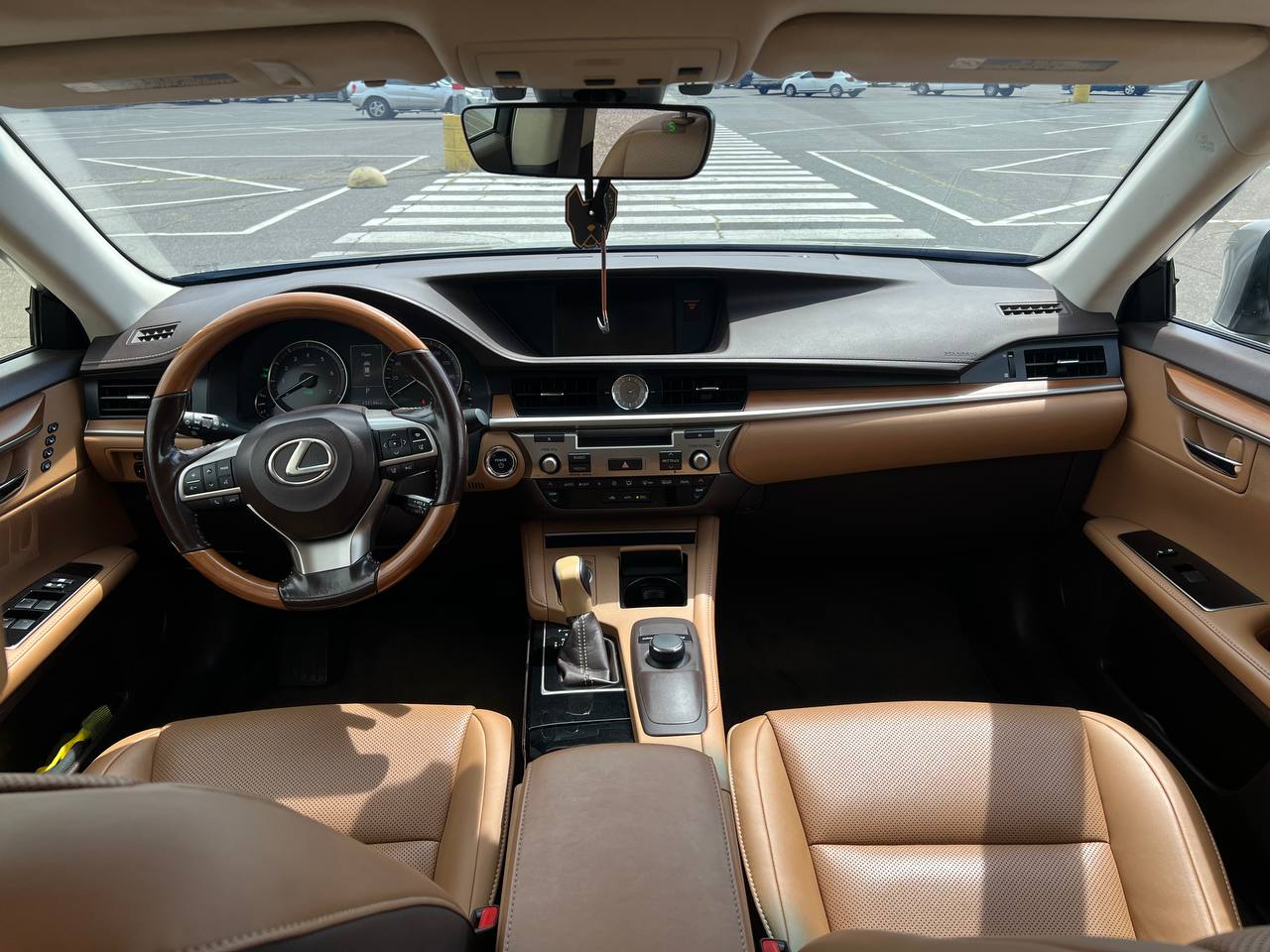 Lexus-13