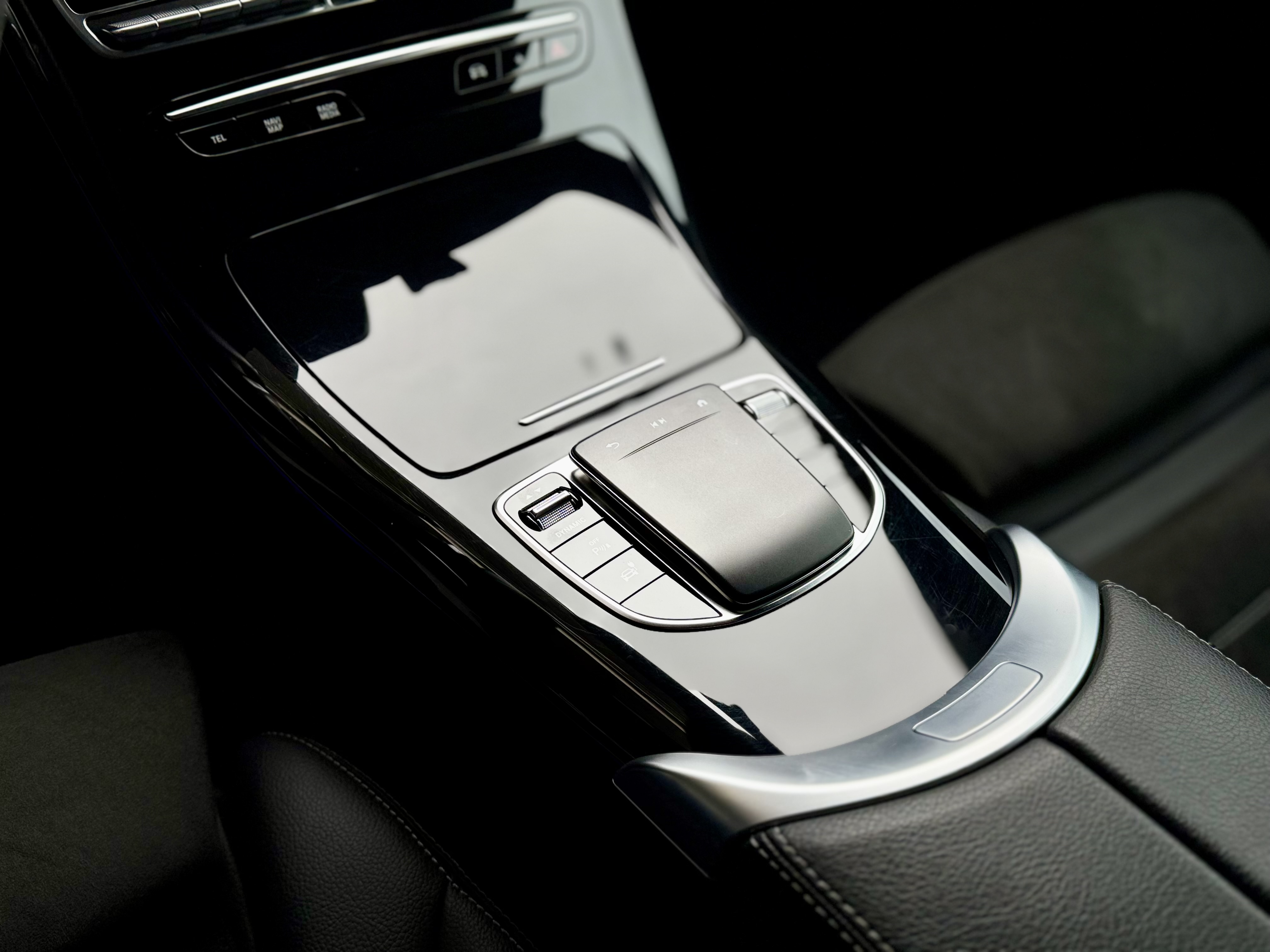 Mercedes-Benz-10