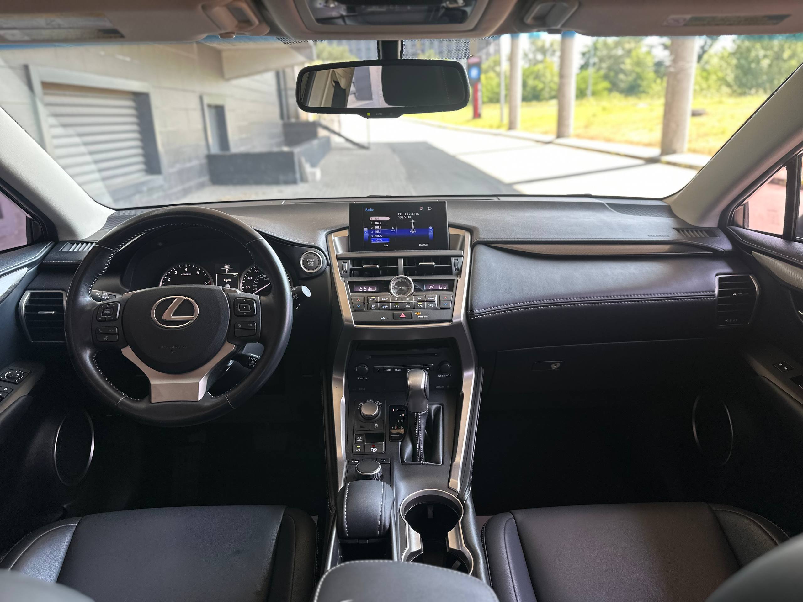 Lexus-5