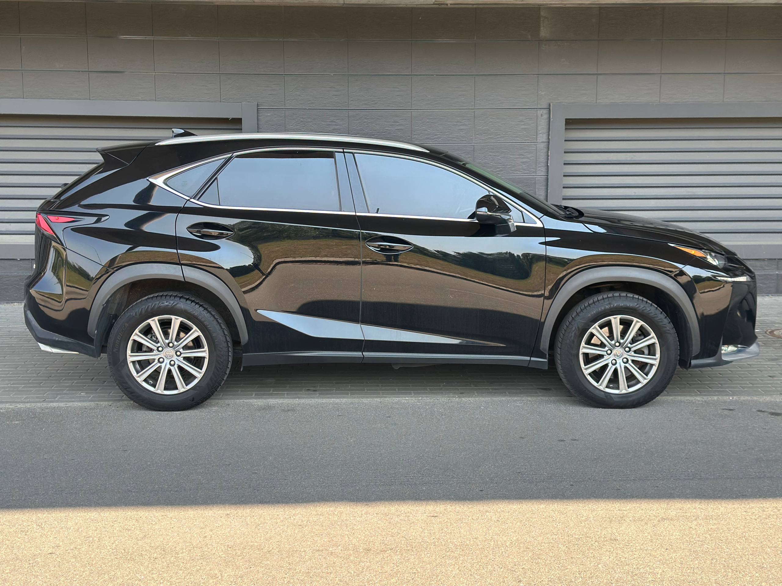 Lexus-4