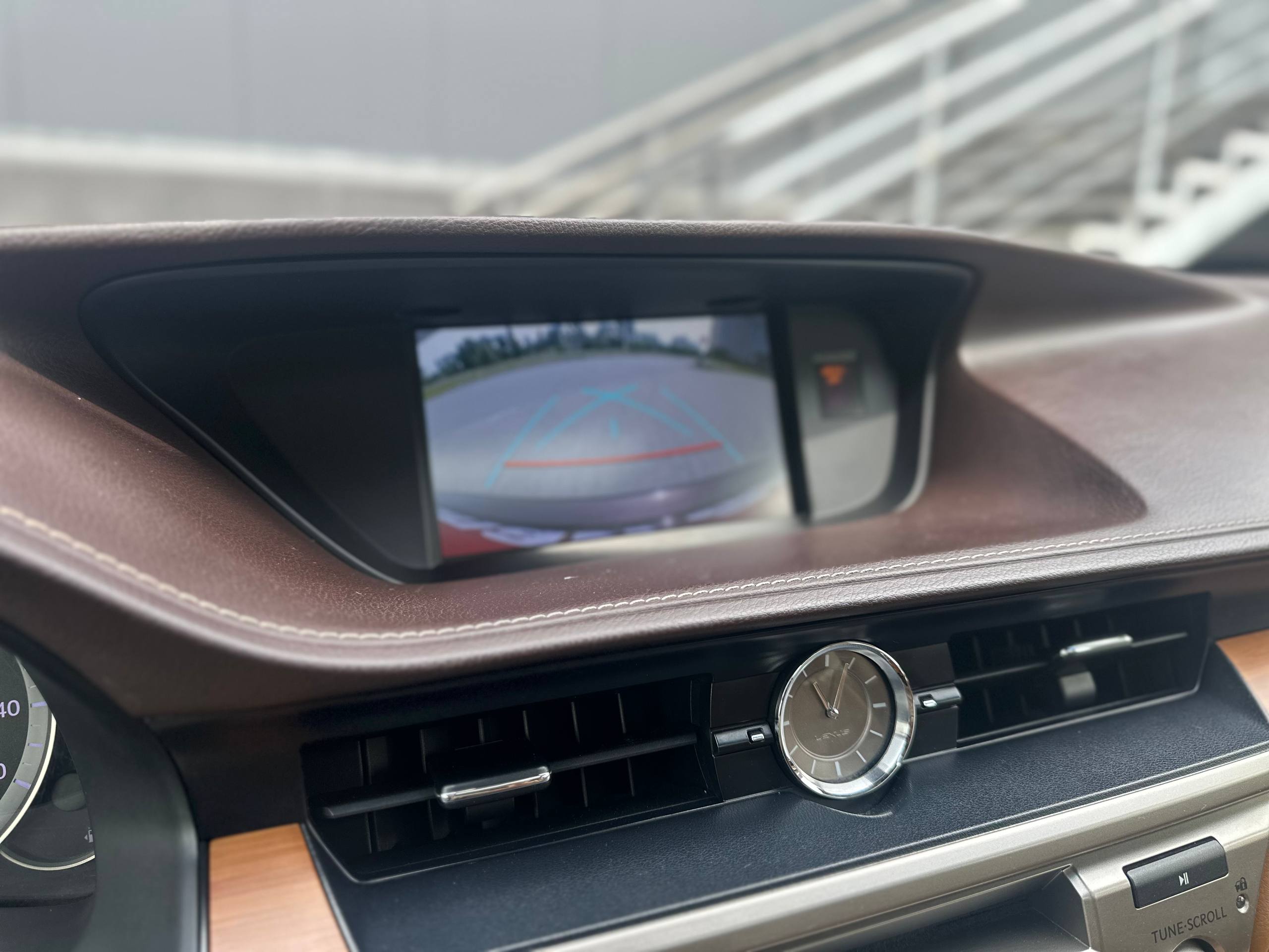 Lexus-4