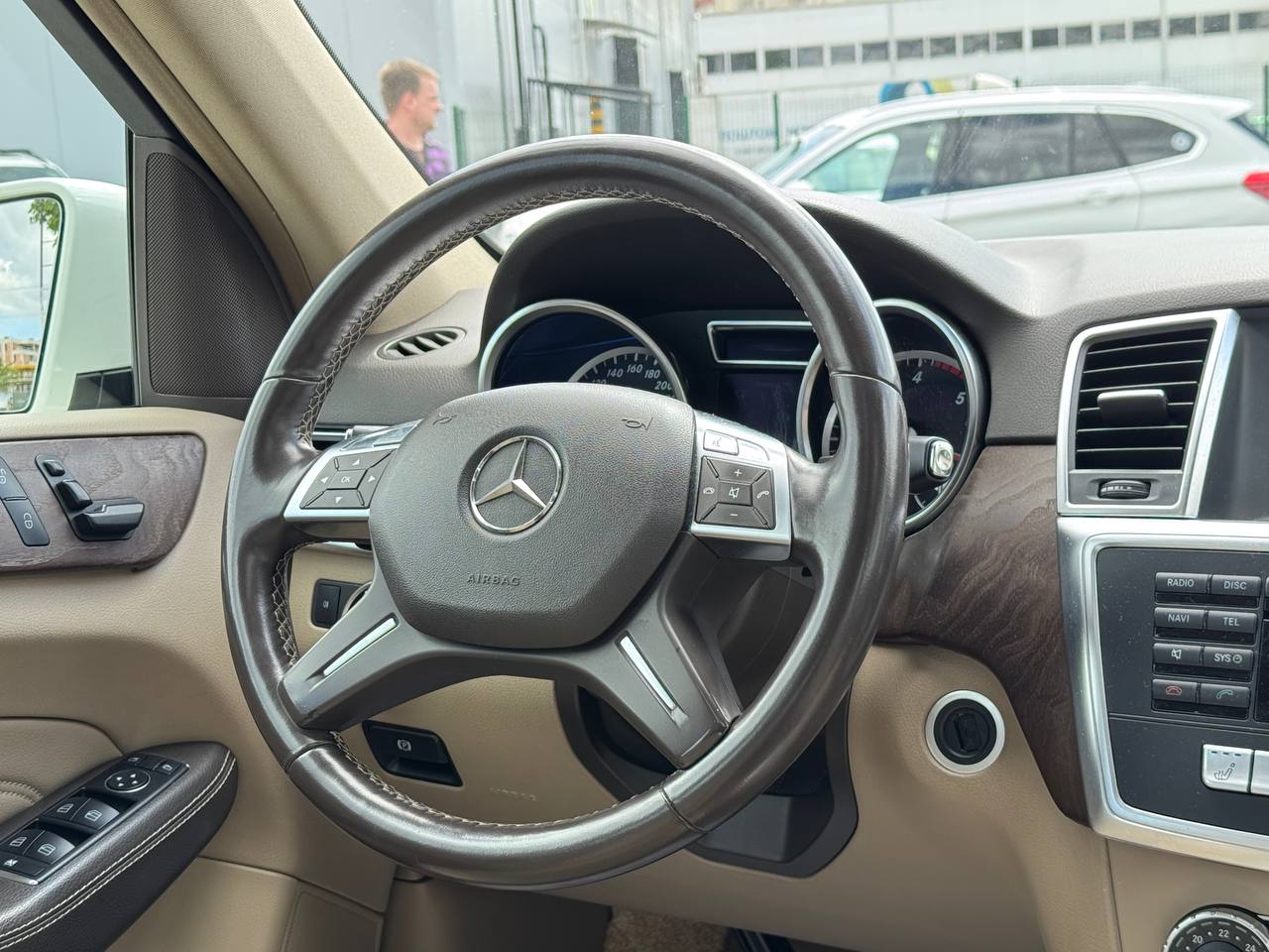Mercedes-Benz-34