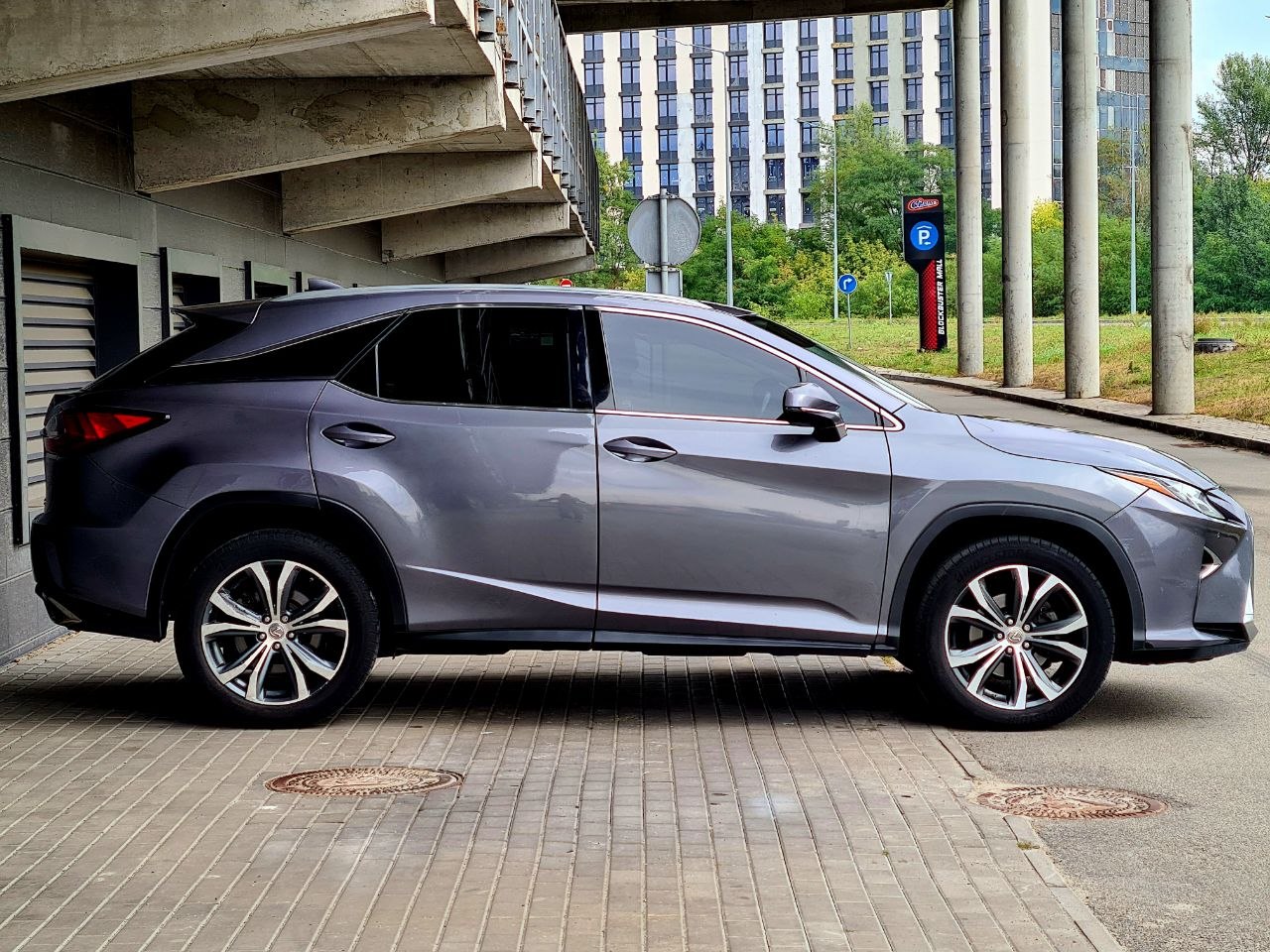 Lexus-20
