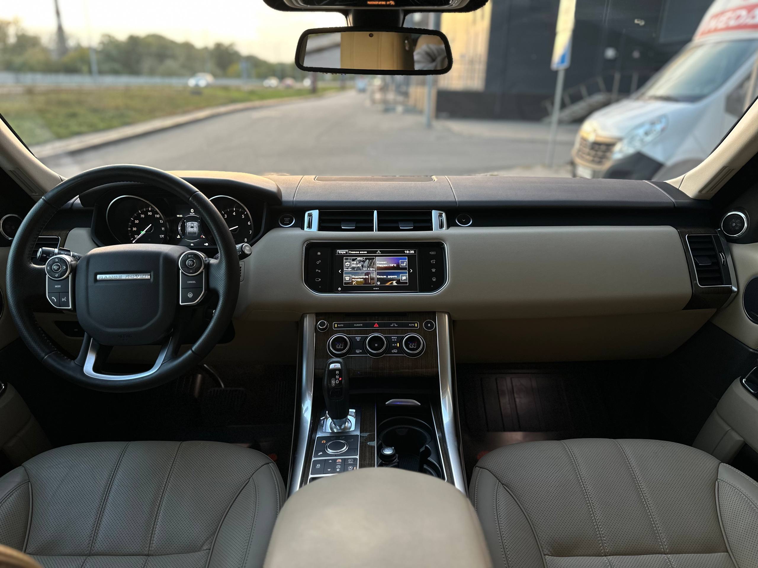 Land Rover-12