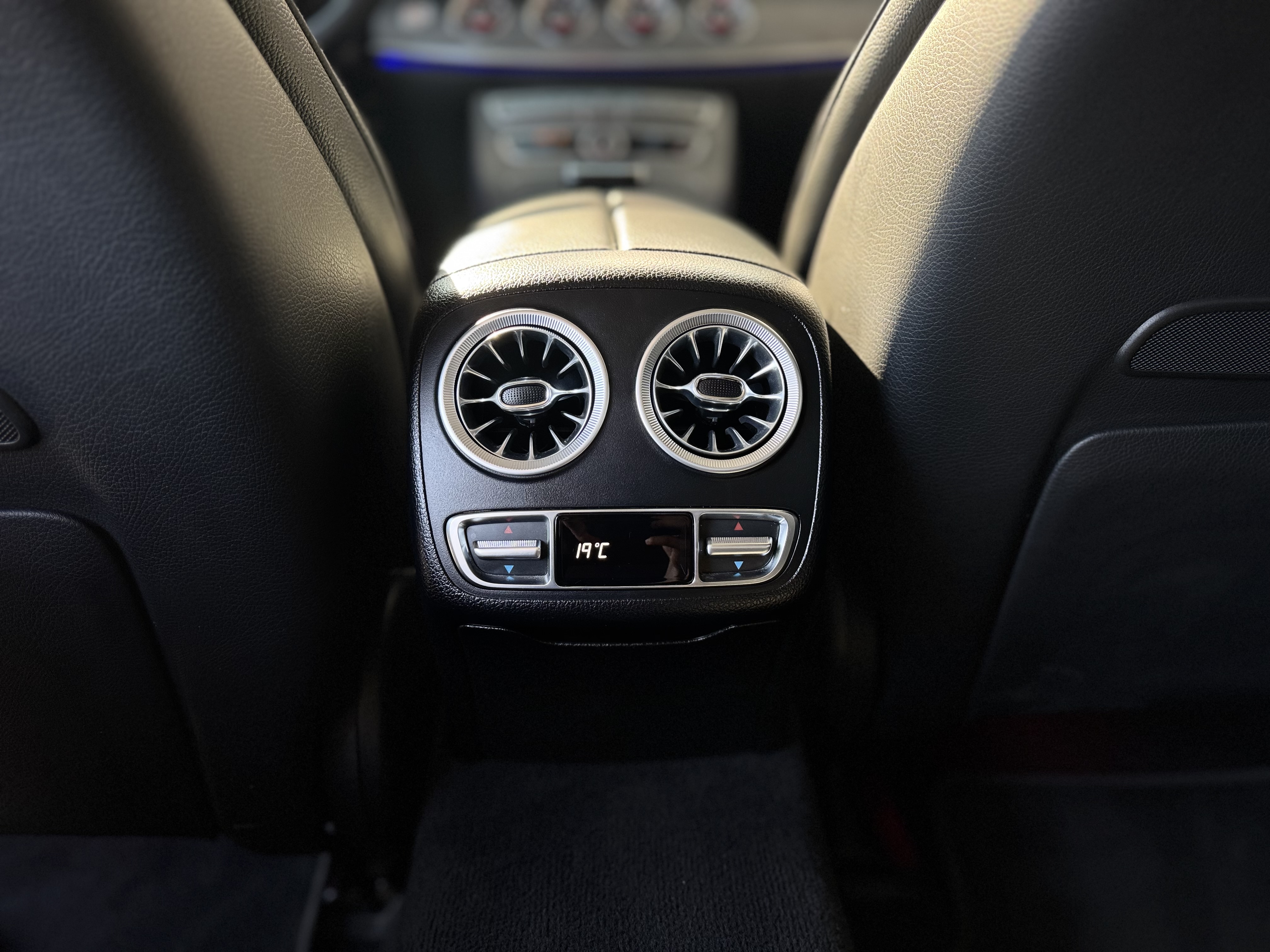Mercedes-Benz-4