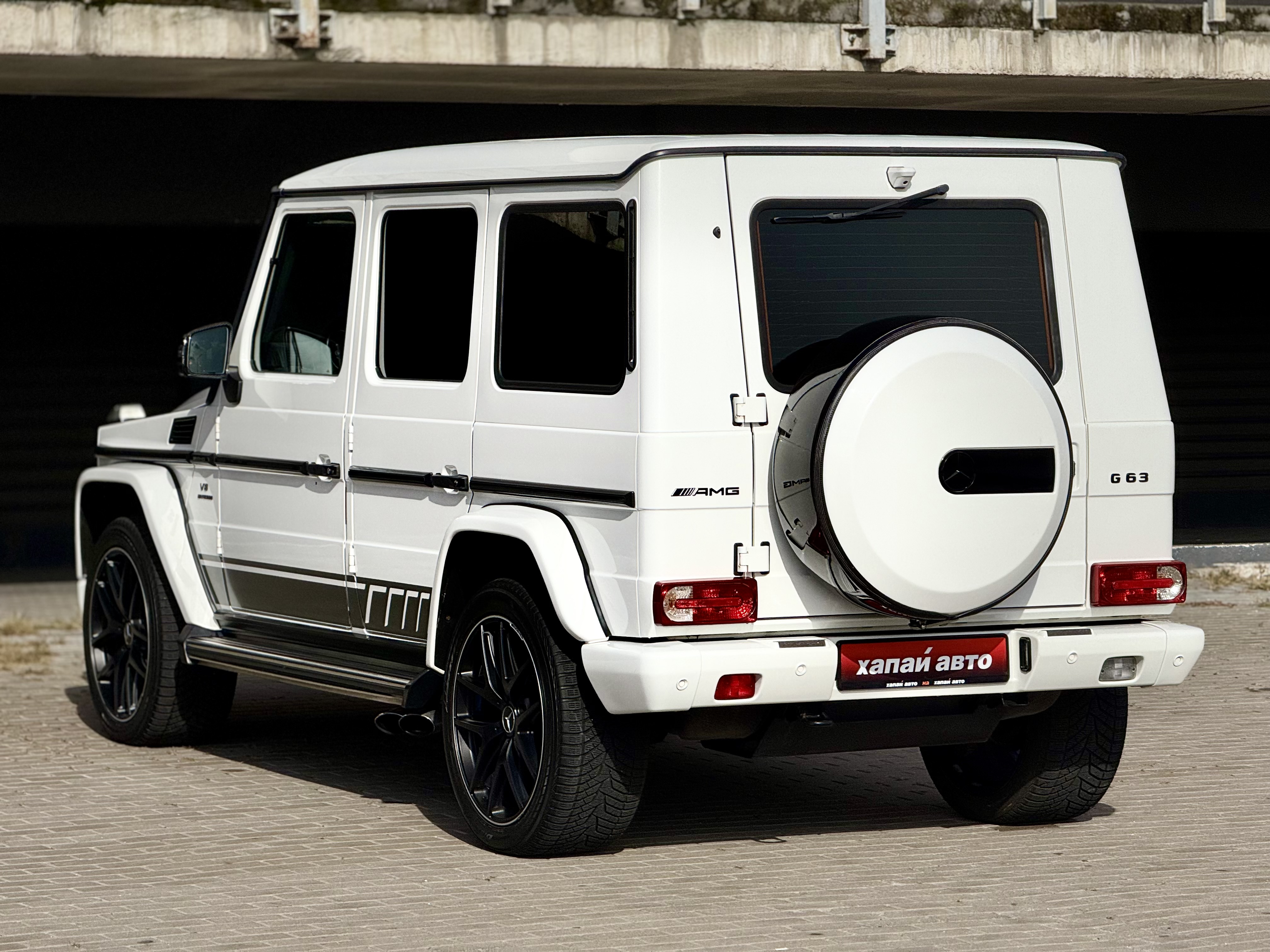 Mercedes-Benz-10
