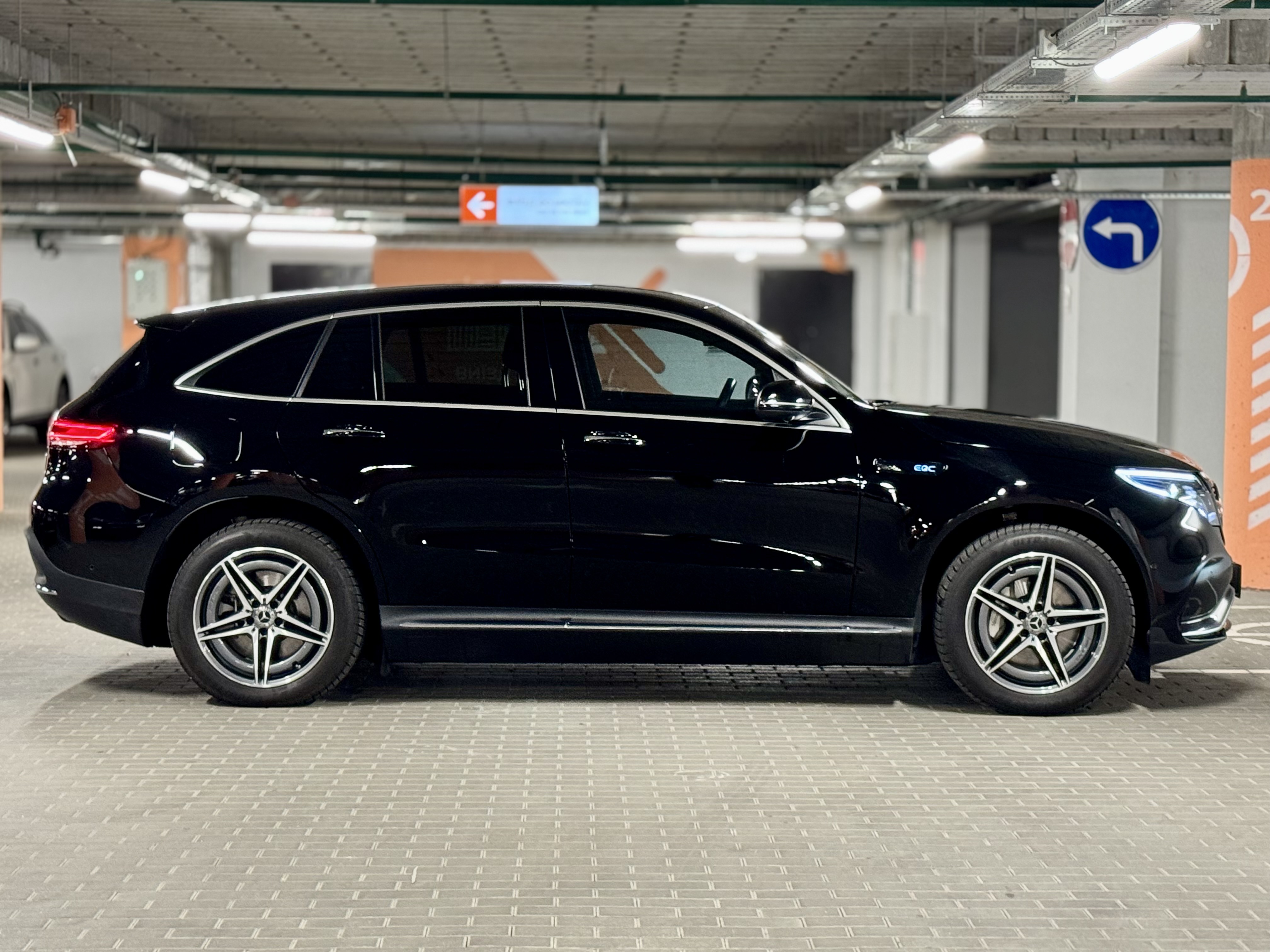 Mercedes-Benz-8