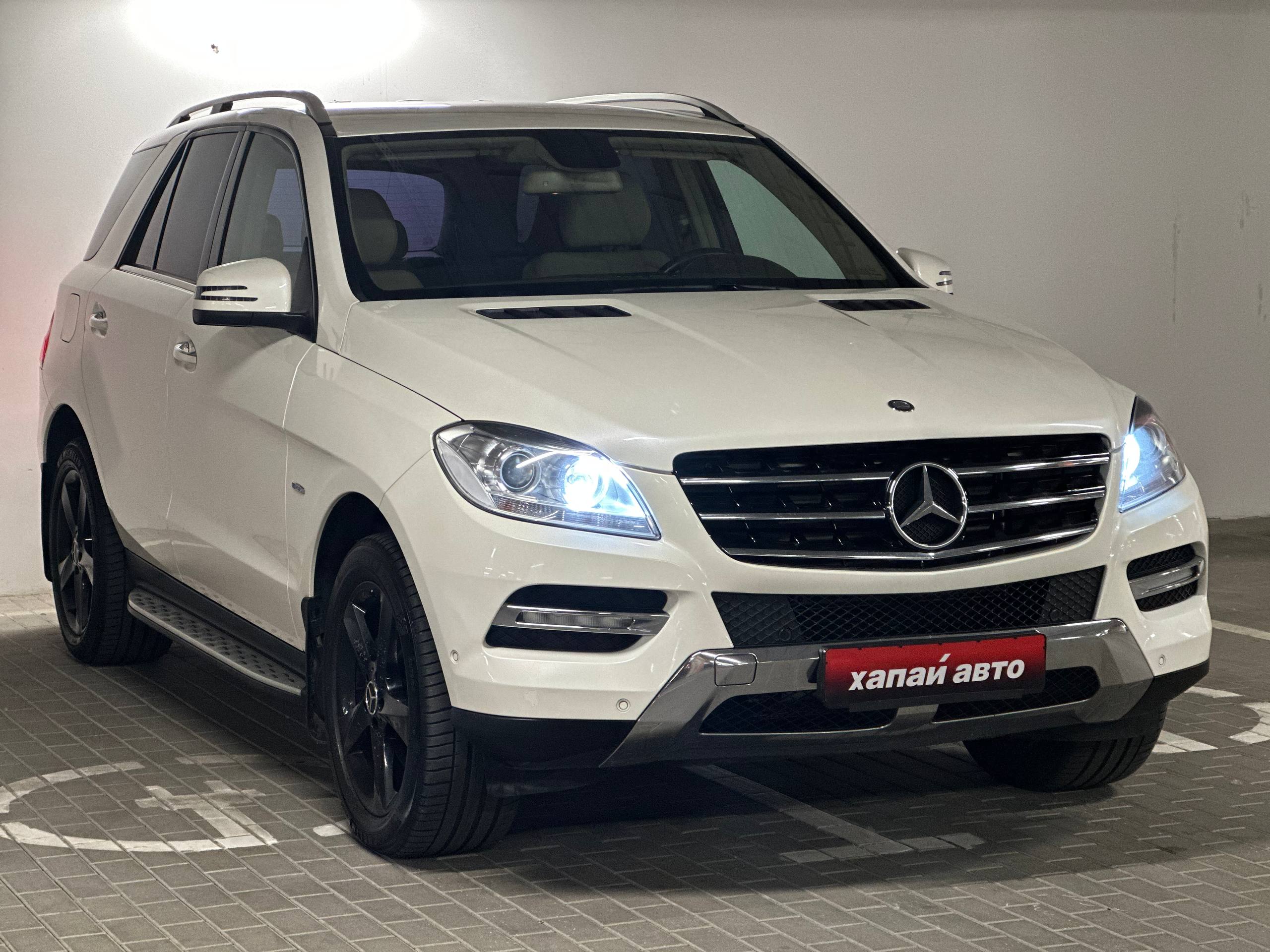 Mercedes-Benz-18