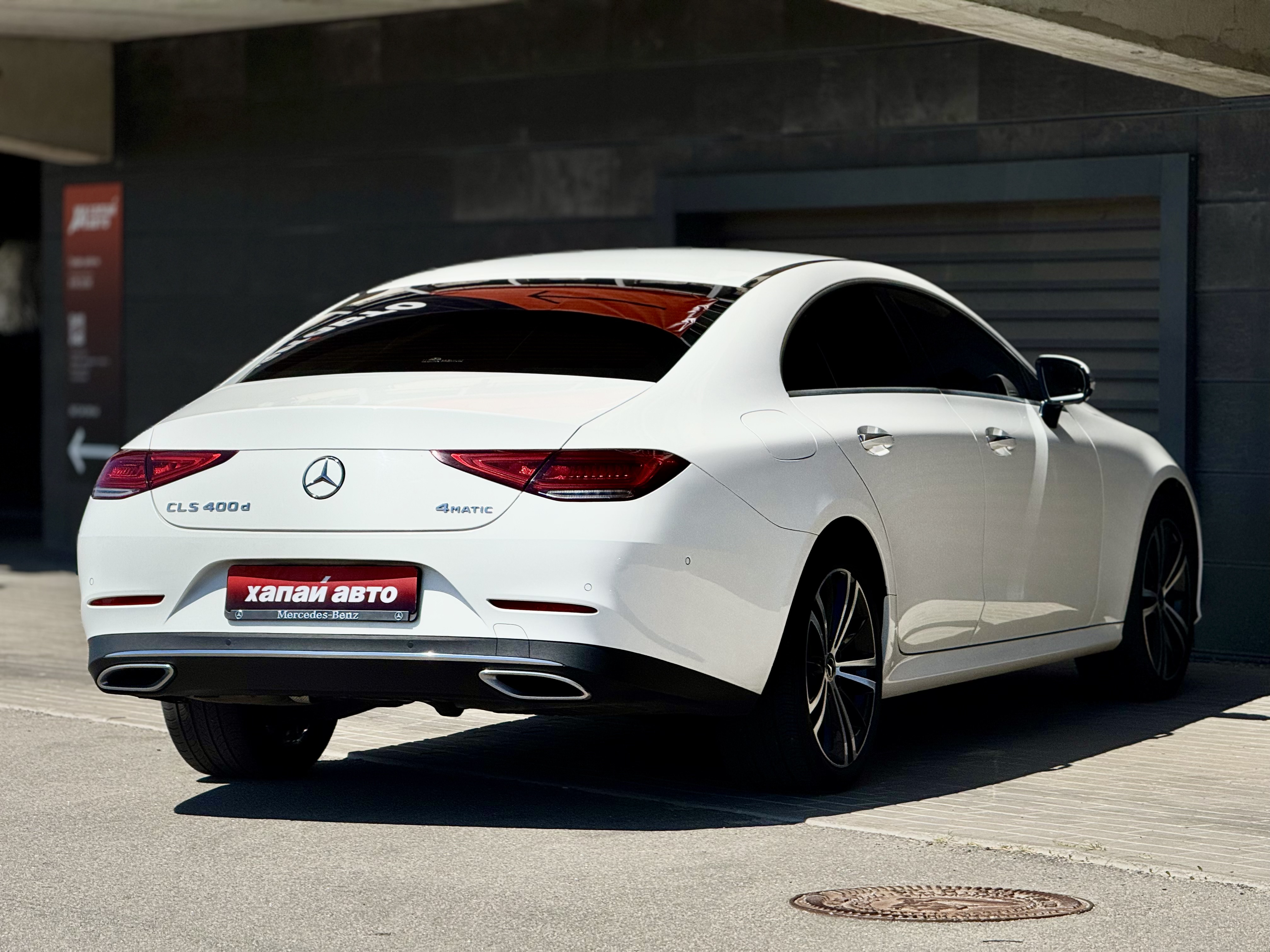 Mercedes-Benz-14
