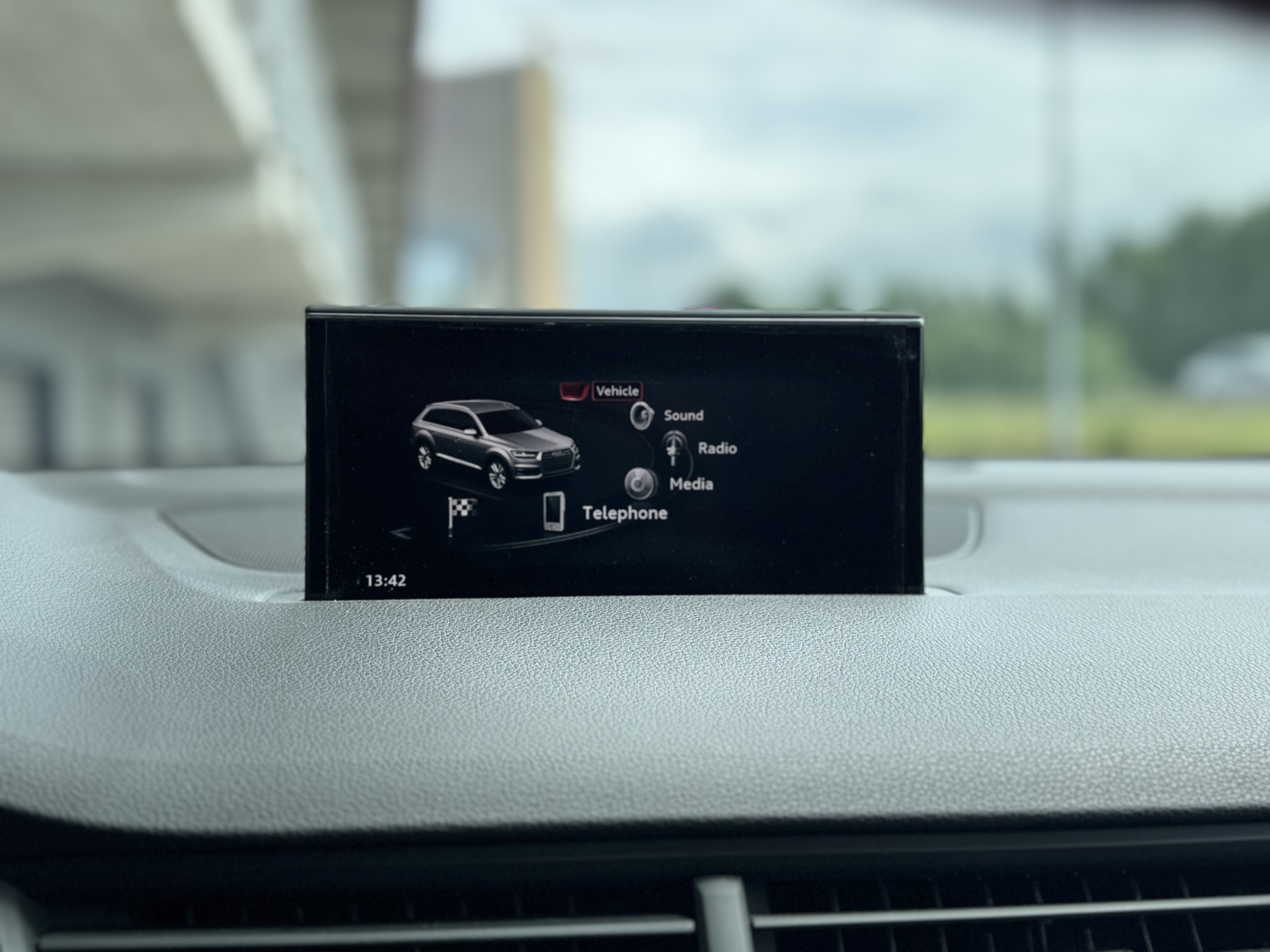 Audi-0