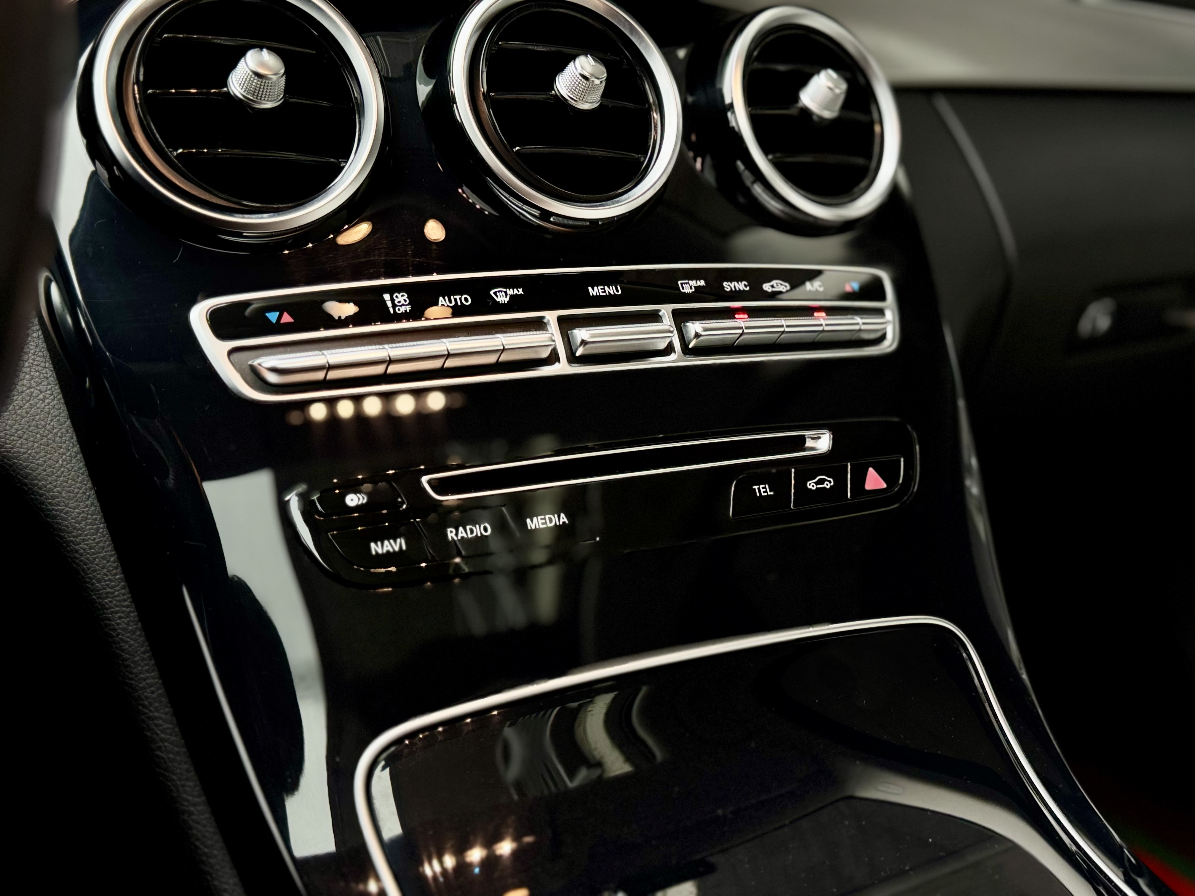 Mercedes-Benz-16