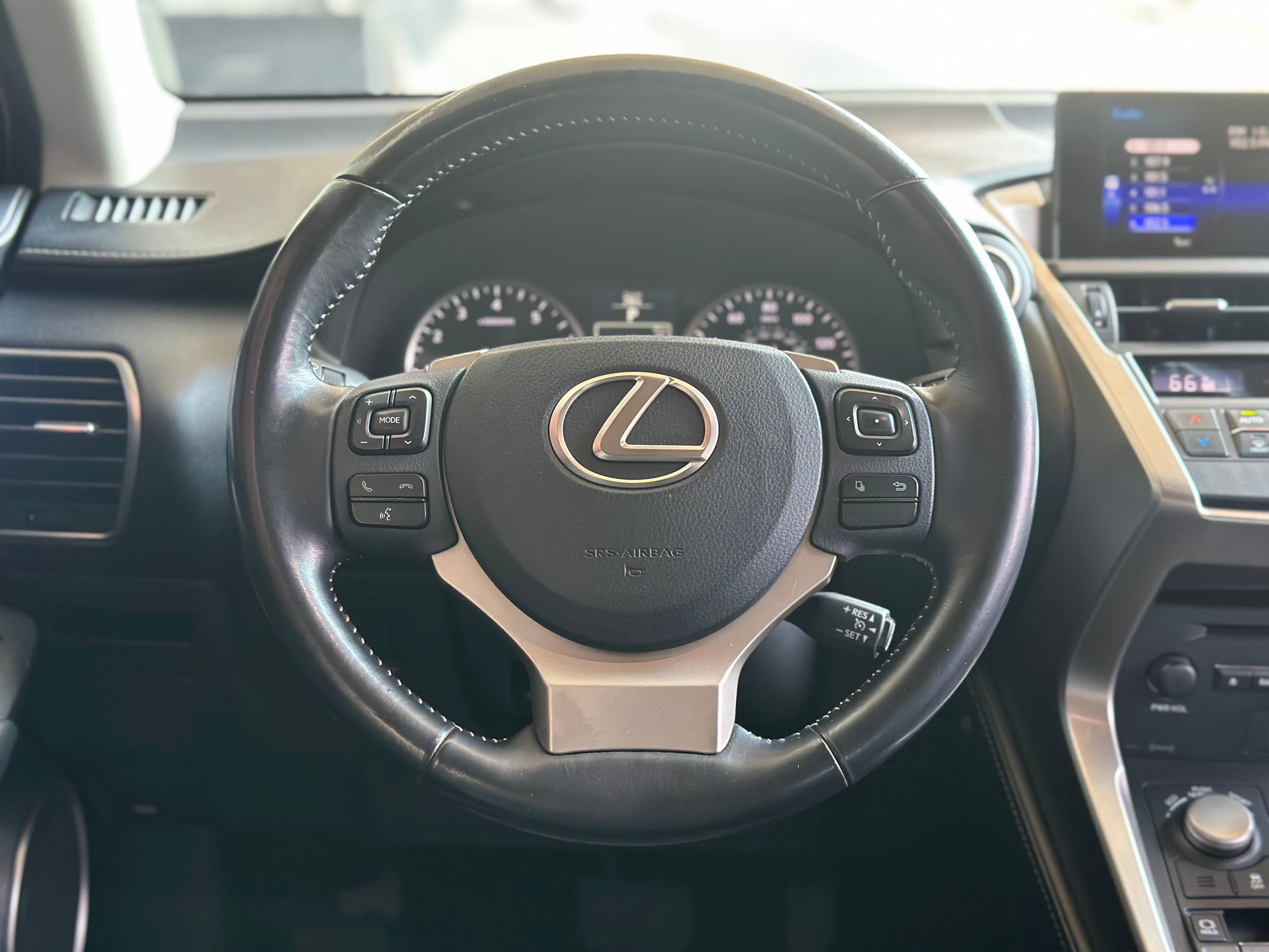 Lexus-0