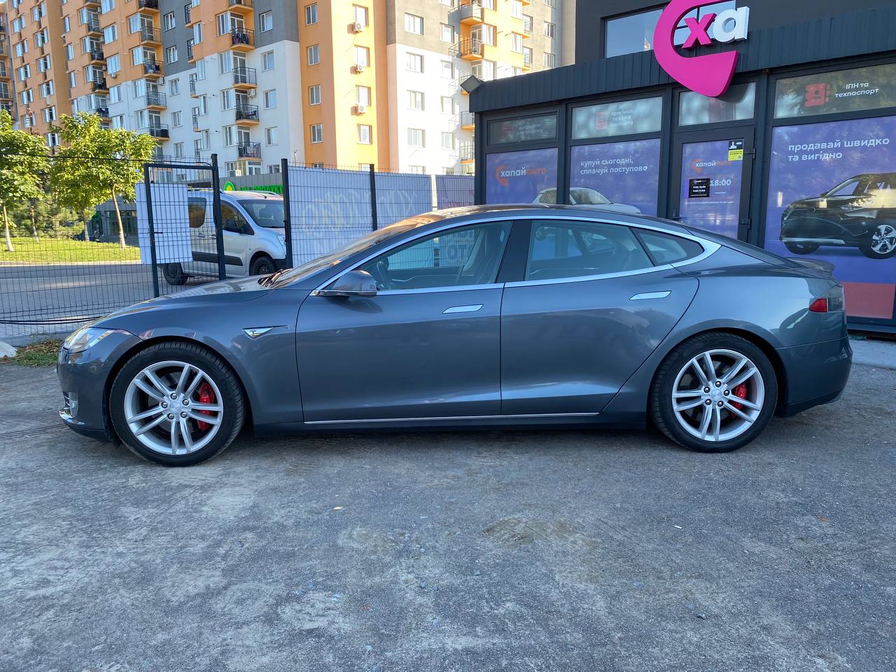 Tesla Model S 2014