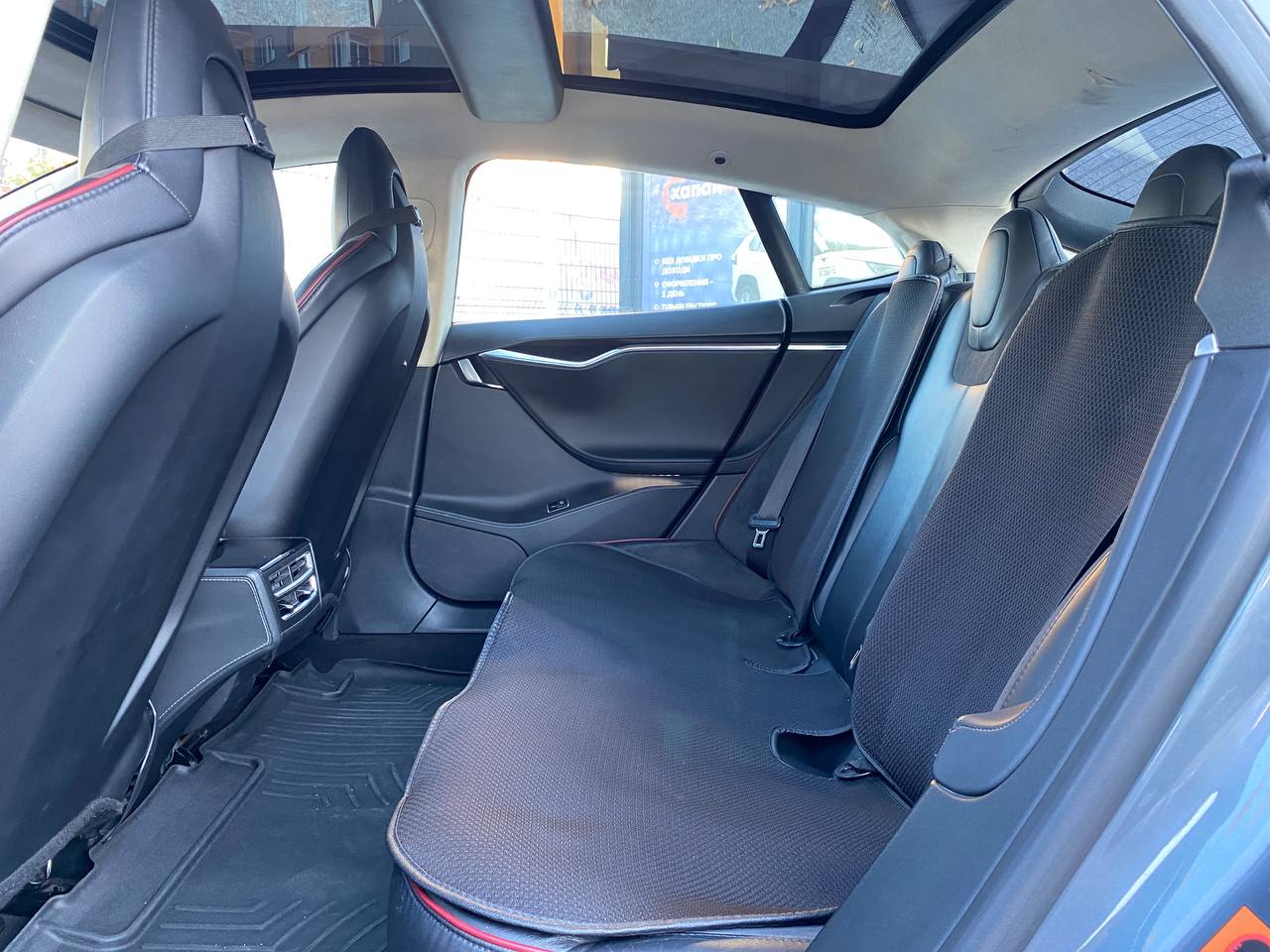 Tesla Model S 2014