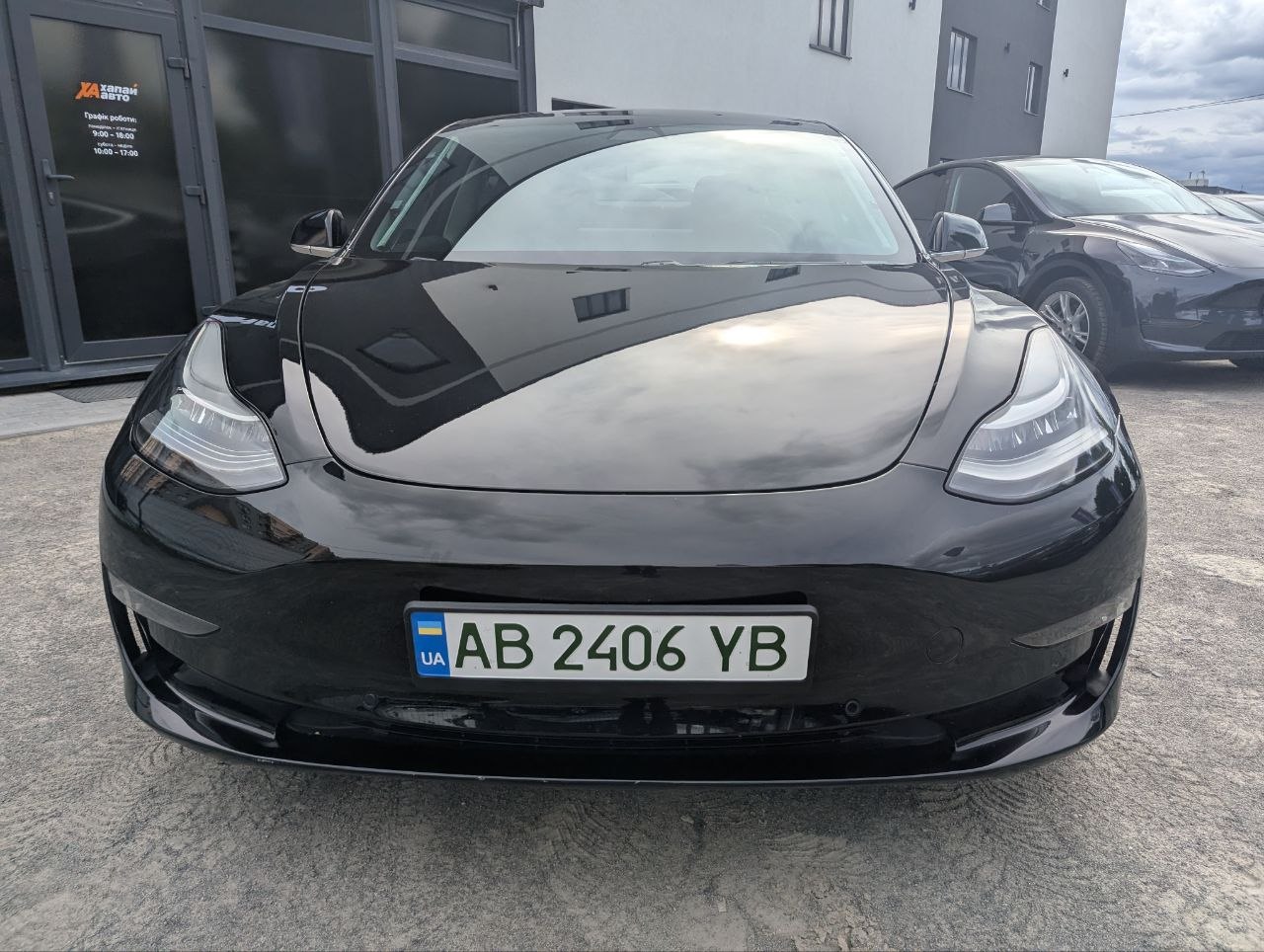 Tesla-0