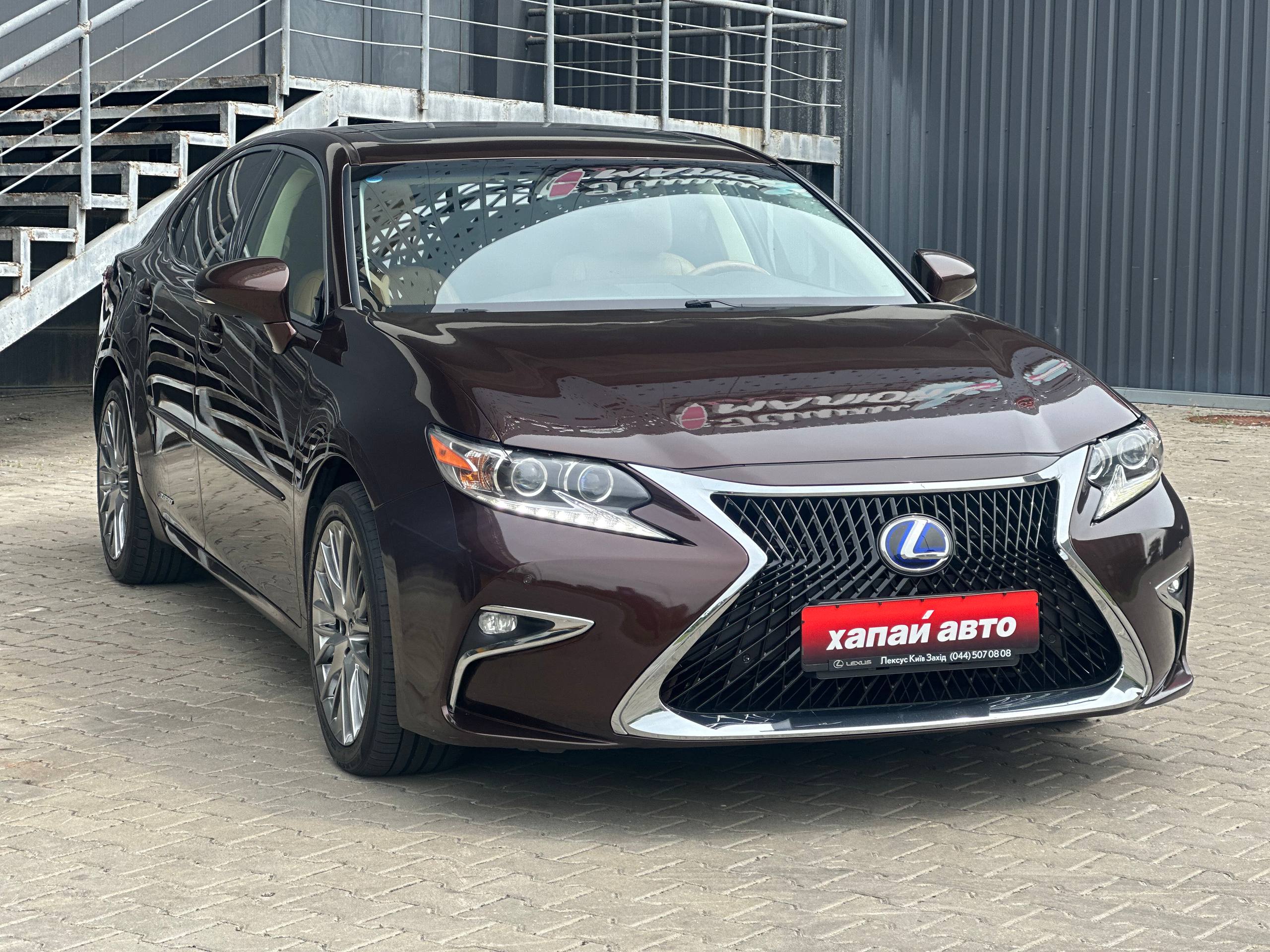 Lexus-0