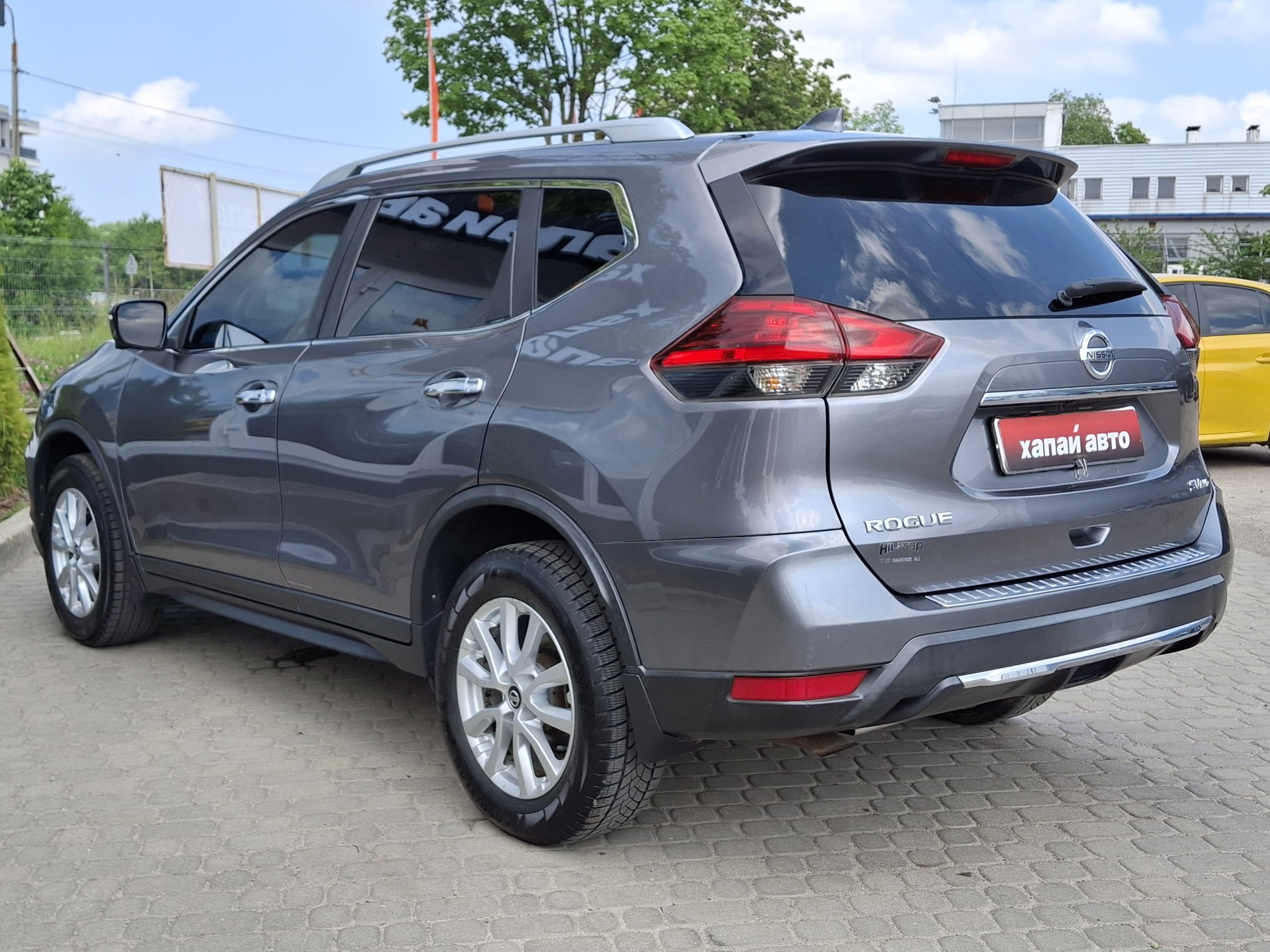 Nissan-12