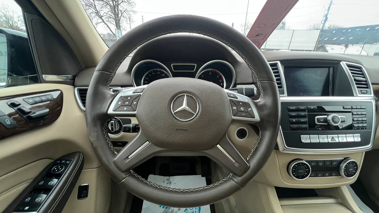 Mercedes-Benz M-Class 2014